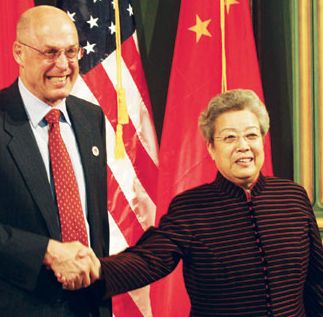 吴仪:中国"铁娘子"折服美国人